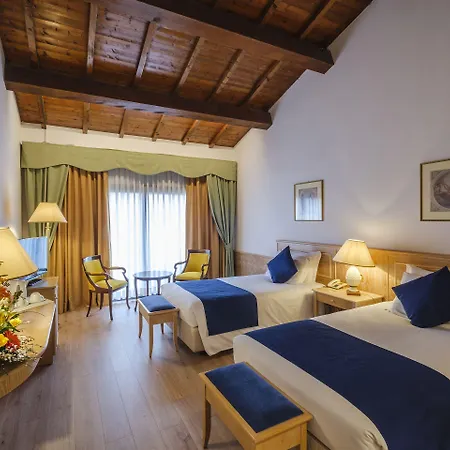 오롤로지오 호텔 4*